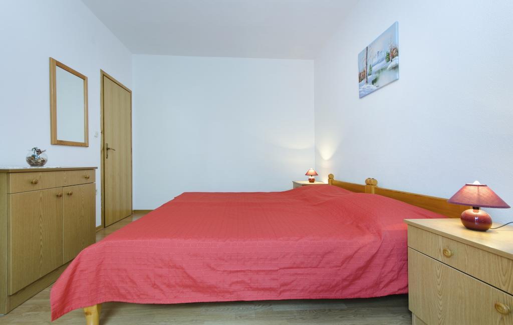 Apartments Ana Baska Voda Ruang foto