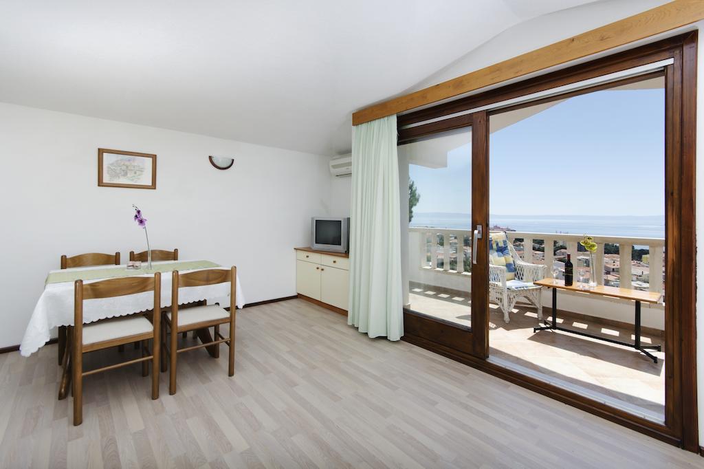 Apartments Ana Baska Voda Ruang foto